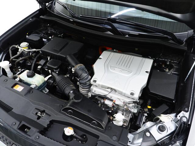 Mitsubishi OUTLANDER 2.4 PHEV Intense | Camera | Keyless | Power Sound | Trekhaak | Stoelverwarming | Carplay