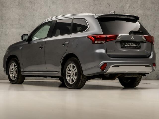 Mitsubishi OUTLANDER 2.0 PHEV X-Line 203pk Automaat (CAMERA, DAB+, ALCANTARA/LEER, SPORTSTOELEN, STOELVERWARMING, BLUETOOTH, GETINT GLAS, XENON, NIEUWSTAAT)