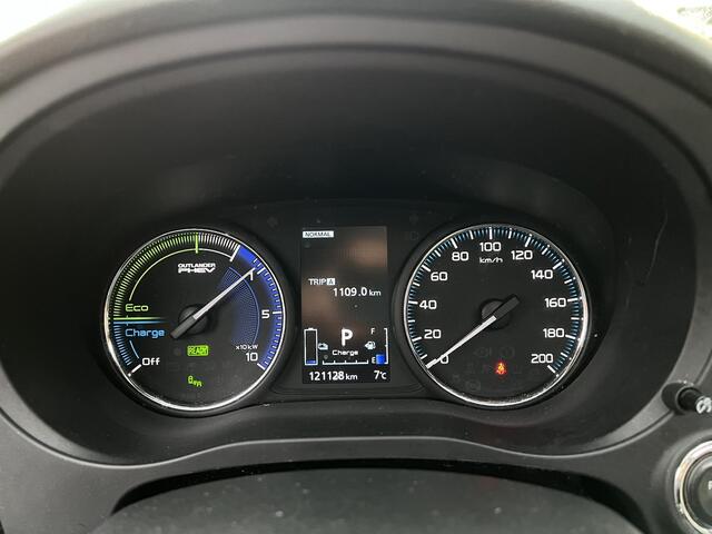 Mitsubishi OUTLANDER 2.4 PHEV Instyle | Schuifkanteldak | Leder | Elektrische achterklep | Trekhaak | FABRIEKSGARANTIE TOT 11-2028!