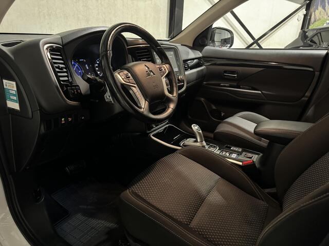 Mitsubishi OUTLANDER 2.4 PHEV Pure Aut. | carplay | trekhaak | climate-control |