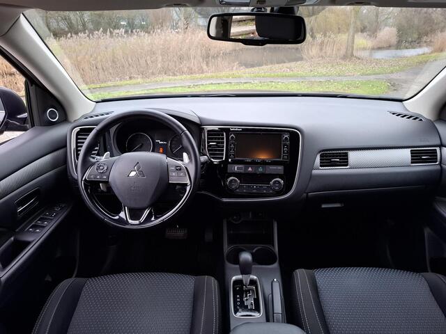 Mitsubishi OUTLANDER 2.0 Executive Edition 7-Persoons | Trekhaak 1600KG