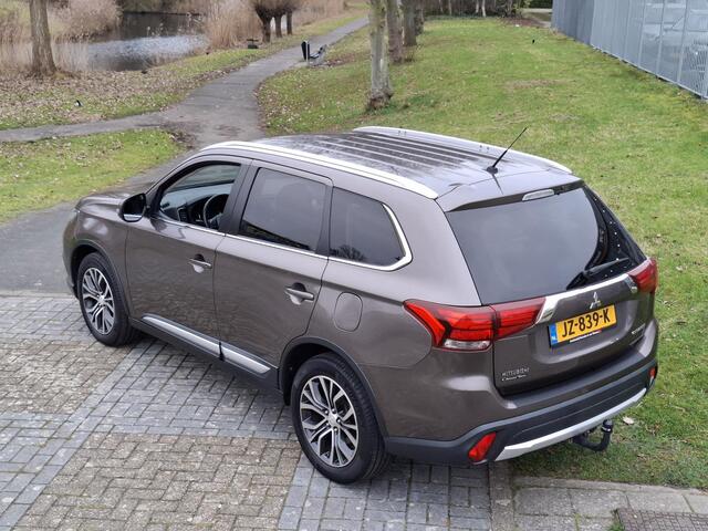 Mitsubishi OUTLANDER 2.0 Executive Edition 7-Persoons | Trekhaak 1600KG