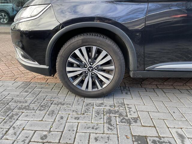 Mitsubishi OUTLANDER 2.0 2WD Limited+ | Trekhaak | Leder | Carplay/Android | 7 Persoons |