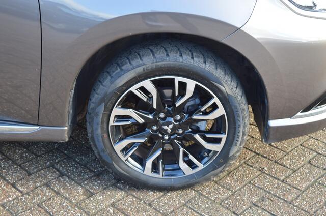 Mitsubishi OUTLANDER 2.0 PHEV PrestigeAutomaat, Electrische dakraam | Stuur/stoelverw