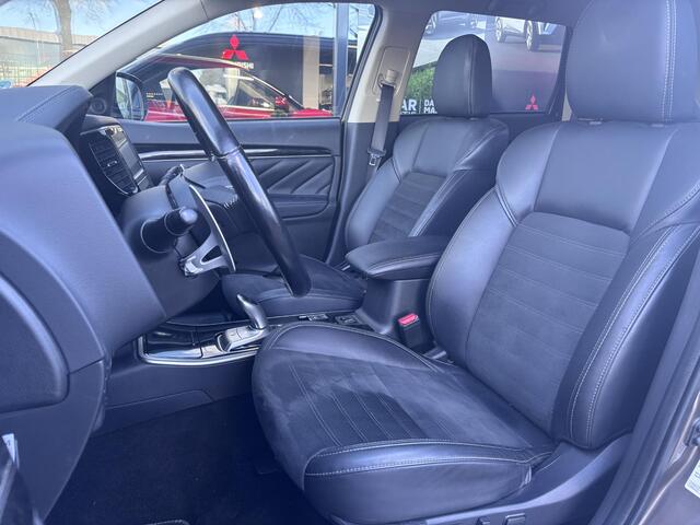 Mitsubishi OUTLANDER 2.4 PHEV Intense + Trekhaak!