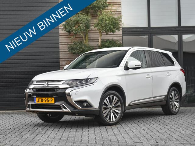 Mitsubishi OUTLANDER 2.0 Business Edition Navigatie Carplay Alcantara Bekleding 18 inch velgen Elektrische achterklep
