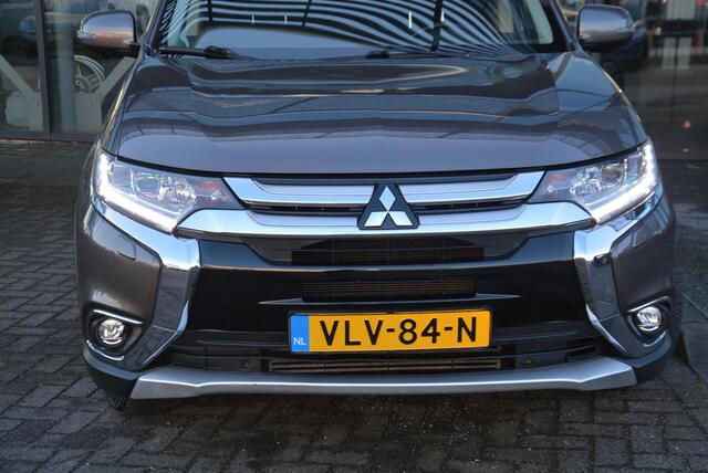 Mitsubishi OUTLANDER 2.2 DI-D Instyle 4WD | Grijs kenteken | Trekhaak