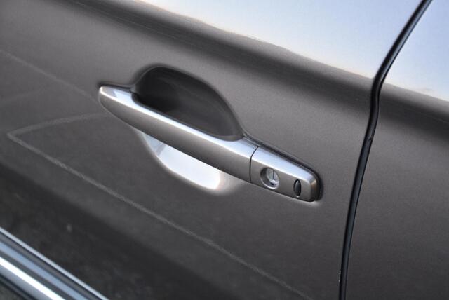 Mitsubishi OUTLANDER 2.2 DI-D Instyle 4WD | Grijs kenteken | Trekhaak