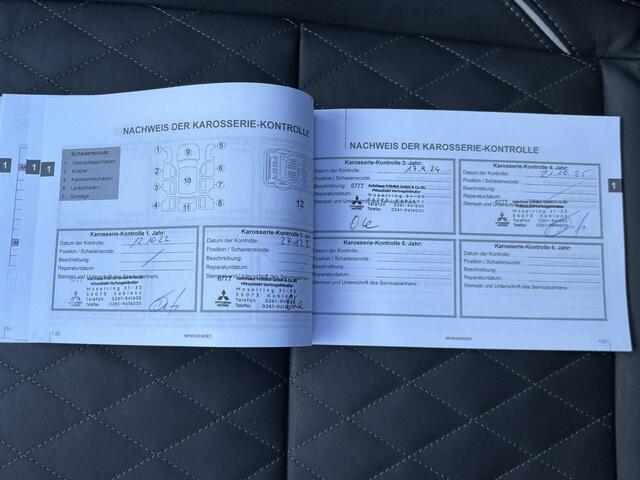 Mitsubishi OUTLANDER 2.4 PHEV Plug-in Instyle Automaat / Afn. Trekhaak / Garantie tot 9-2029 <160.000km / Adap Cruise / Dealer onderhouden / Panorama dak / 1500kg Trekgewicht / Rondomzicht Camera / Apple Carplay Android Auto / Allseason banden / Stuur & Stoelverwarming /