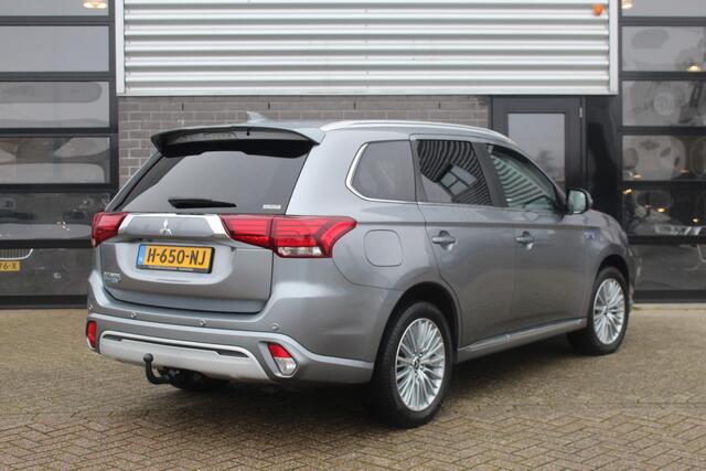 Mitsubishi OUTLANDER 2.4 PHEV Intense+ / Carplay / Schuifdak / 360 Camera / N.A.P.