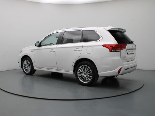Mitsubishi OUTLANDER 2.4 PHEV Intense+ 225pk Camera | Cruise | Navi | Stoelverw.