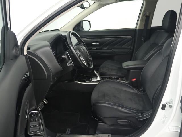 Mitsubishi OUTLANDER 2.4 PHEV Intense | Trekhaak | Carplay |