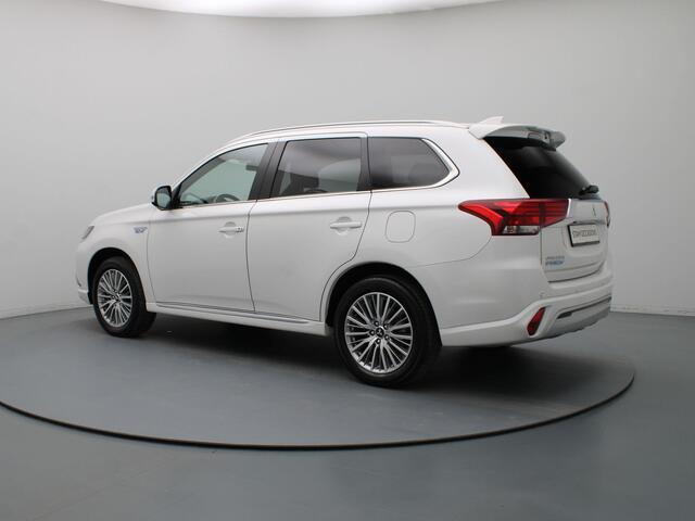 Mitsubishi OUTLANDER 2.4 PHEV Intense+ 225pk 360° Camera | Cruise | Parkeersens. v+a | Stoel-/stuurverw.