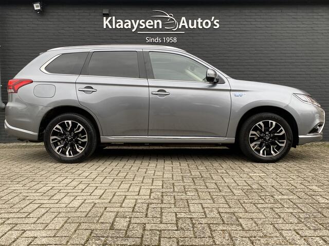 Mitsubishi OUTLANDER 2.0 PHEV Instyle+ 204 pk 4WD AUT. | navigatie | schuifdak | trekhaak | leder interieur | elektr. a. klep | stoel/stuurvw.