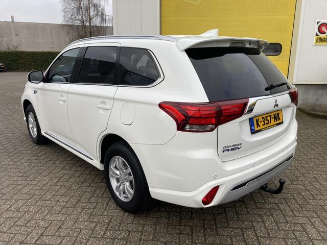 Mitsubishi OUTLANDER 2.4 PHEV Pure Camera Trekhaak Carplay