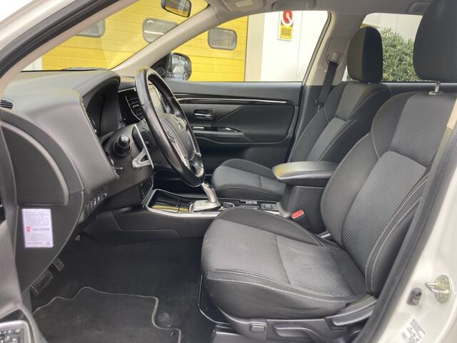 Mitsubishi OUTLANDER 2.4 PHEV Pure Camera Trekhaak Carplay