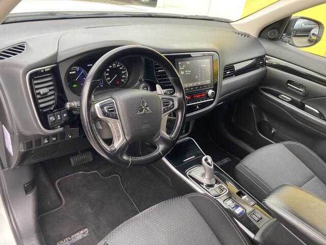 Mitsubishi OUTLANDER 2.4 PHEV Pure Camera Trekhaak Carplay
