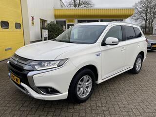 mitsubishi-outlander-2.4-phev-pure-