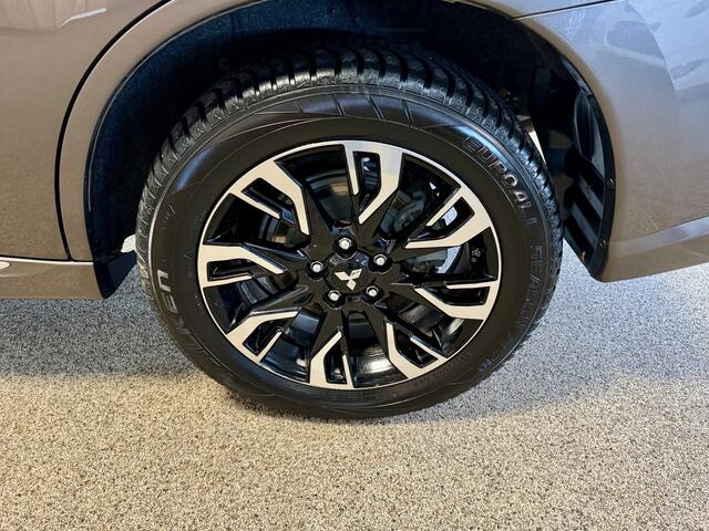 Mitsubishi OUTLANDER 2.0 PHEV Premium Leder, Trekhaak, Navi, Camera, PDC!