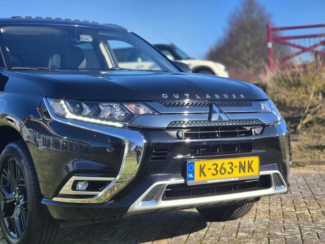 Mitsubishi OUTLANDER 2.4 PHEV Intense+