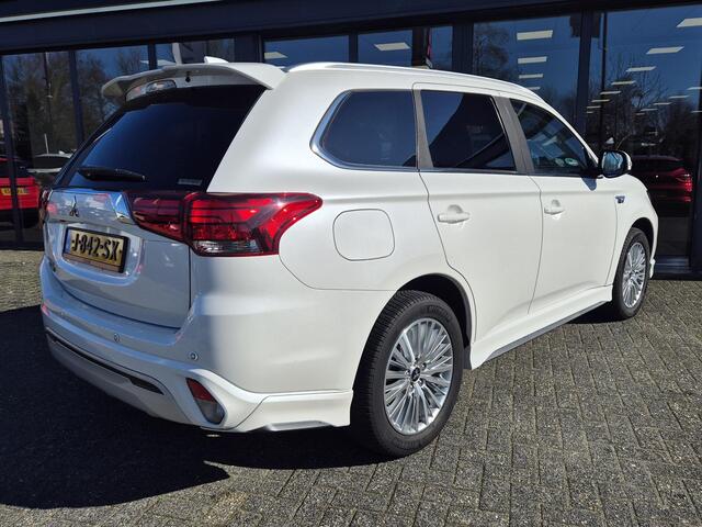 Mitsubishi OUTLANDER 2.4 PHEV Pure+ | All seasonbanden |