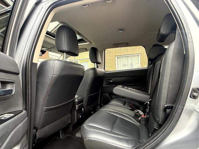 Mitsubishi OUTLANDER 2.0 PHEV Prestige Leer, Schuif-kanteldak, Trekaak