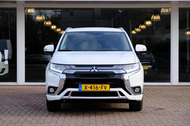Mitsubishi OUTLANDER 2.4 PHEV 224pk Aut. 4WD Intens | Navi | Climate | Camera | Keyless | Alcantara | Blind Spot