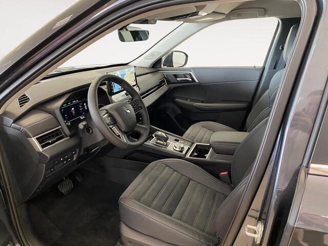 Mitsubishi OUTLANDER 2.4 PHEV First Edition | 7.500 EURO KORTING | SNEL LEVERBAAR | 8 JAAR GARANTIE |