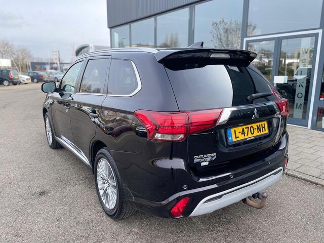 Mitsubishi OUTLANDER 2.4 PHEV Intense+