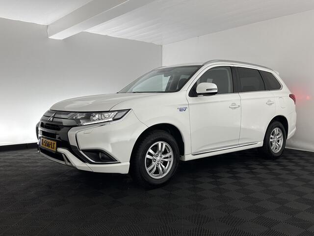 Mitsubishi OUTLANDER 2.4 PHEV Pure (INCL-BTW) *AUT | FULL-LED | KEYLESS | CAMERA | HEATED-COMFORTSEATS | ECC | SHIFTPADDLES | PDC | CRUISE | PRIVACY-GLASS | DAB | TOWBAR | 16''ALU*