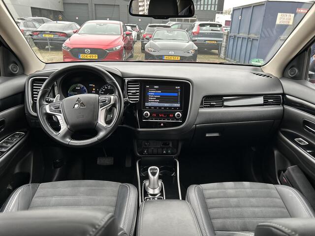 Mitsubishi OUTLANDER 2.4 PHEV Intense+ | Trekhaak| Apple carplay| Achteruitrijcamera| Navigatie| Ledkoplampen|