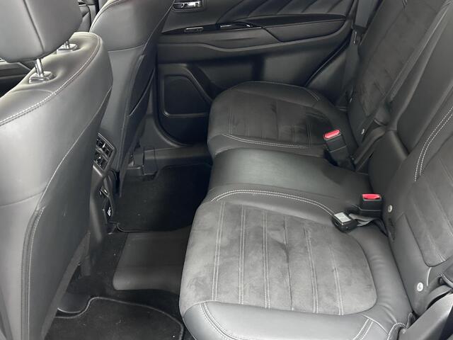 Mitsubishi OUTLANDER 2.4 PHEV Intense TREKHAAK | NAVIGATIE | ACHTERUITRIJCAMERA