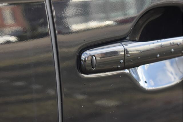 Mitsubishi OUTLANDER 2.0 PHEV Premium 203PK 4WD | NL-Auto | Camera | Trekhaak | Carplay | Standkachel | Keyless | Stoel- & stuurverwarming | Allweathers | LED / Xenon