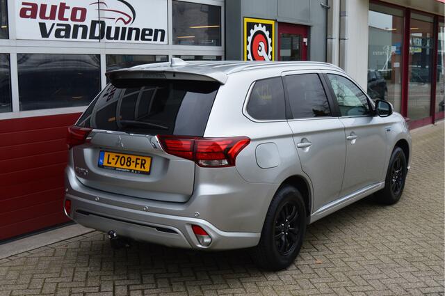 Mitsubishi OUTLANDER 2.4 PHEV Pure O.a: Haak, PDC, Camera, Keyless, Carplay, DAB, Etc. All-in prijs!