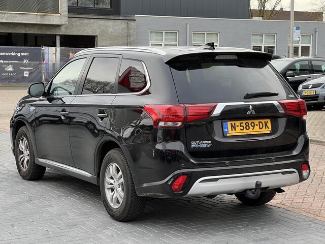 Mitsubishi OUTLANDER 2.4 PHEV Pure Automaat | Achteruitrijcamera | Navigatie via Carplay/Android Auto | Trekhaak | Dealeronderhouden | 1ste eigenaar!