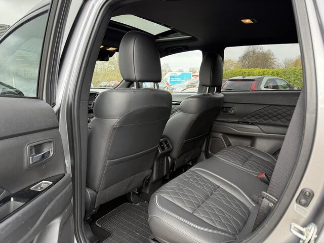 Mitsubishi OUTLANDER 2.4 PHEV Instyle Pano | Leder | 360 Camera | Nieuwstaat!