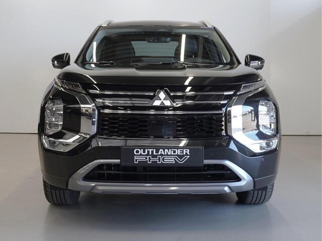 Mitsubishi OUTLANDER 2.4 PHEV Intense+ | Head up | 20 inch | Direct leverbaar | 8 jaar garantie | Rijklaarprijs
