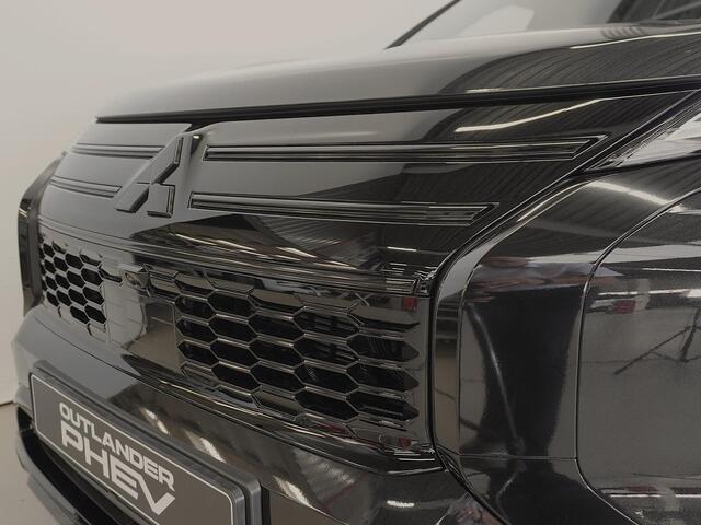 Mitsubishi OUTLANDER 2.4 PHEV Black Edition | Head up | 20 inch | Full Black | 8 jaar garantie | Rijklaarprijs