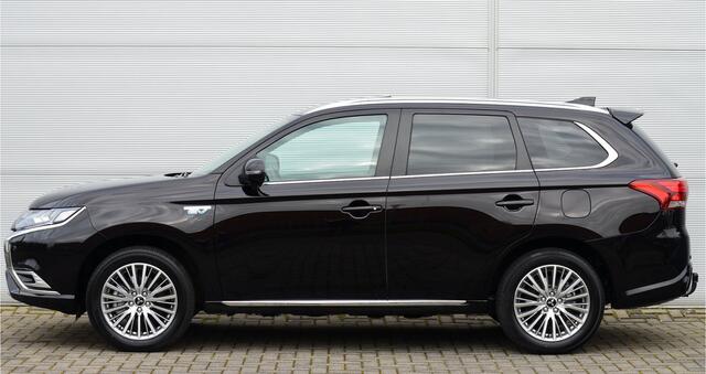 Mitsubishi OUTLANDER PHEV 2.4 INSTYLE 4WD | PLUG IN HYBRID | FULL OPTIONS | SoH % | SCHUIFDAK | ADAPTIEF CRUISE | TREKHAAK 1500KG | FABRIEKSGARANTIE TOT 06-10-2029* | ALL IN RIJKLAARPRIJS