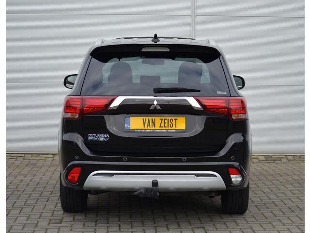 Mitsubishi OUTLANDER PHEV 2.4 INSTYLE 4WD | PLUG IN HYBRID | FULL OPTIONS | SoH % | SCHUIFDAK | ADAPTIEF CRUISE | TREKHAAK 1500KG | FABRIEKSGARANTIE TOT 06-10-2029* | ALL IN RIJKLAARPRIJS