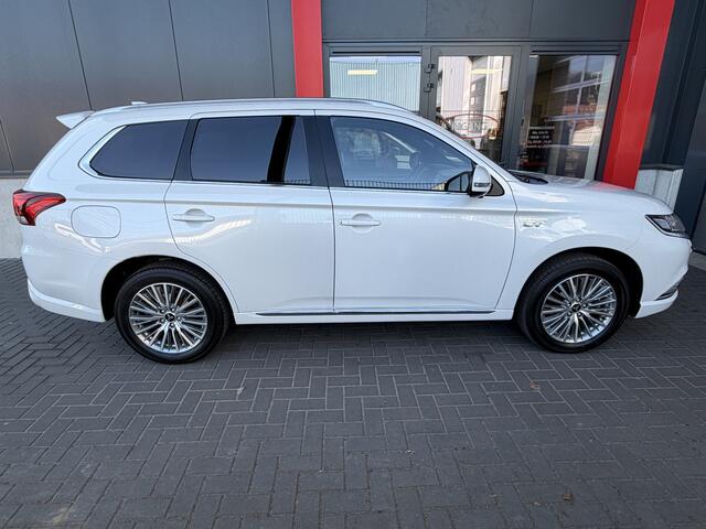 Mitsubishi OUTLANDER 2.4 PHEV Instyle Diamand Edition 360º CAMERA/LEDER VOL!/DODE HOEK DET./TREKHAAK/ACC/ETC,!
