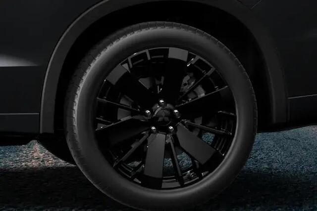 Mitsubishi OUTLANDER 2.4 PHEV Black Edition MY26 / ¤ 4.000,- Voordeel Op Nieuwprijs / Prijs is Rijklaar / Elektrische Range 86 KM WLTP / 1600KG Trekgewicht / 8 Jaar Fabrieksgarantie /