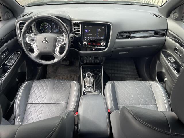 Mitsubishi OUTLANDER 2.4 PHEV Instyle 18"/Trekhaak/LED/Leder/Stoel + stuurverwarming/Dodehoek/PDC v+a/360 Camera/Apple Carplay & Android Auto
