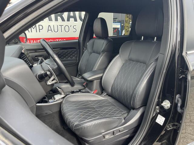 Mitsubishi OUTLANDER 2.4 PHEV Instyle 18"/Trekhaak/LED/Leder/Stoel + stuurverwarming/Dodehoek/PDC v+a/360 Camera/Apple Carplay & Android Auto
