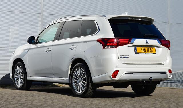 Mitsubishi OUTLANDER PHEV 2.4 INSTYLE 4WD | PLUG IN HYBRID | FULL OPTIONS | SoH 77% | SCHUIFDAK | ADAPTIEF CRUISE | TREKHAAK 1500KG | FABRIEKSGARANTIE TOT 02-09-2028* | ALL IN RIJKLAARPRIJS