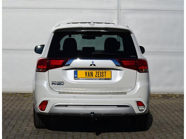 Mitsubishi OUTLANDER PHEV 2.4 INSTYLE 4WD | PLUG IN HYBRID | FULL OPTIONS | SoH 77% | SCHUIFDAK | ADAPTIEF CRUISE | TREKHAAK 1500KG | FABRIEKSGARANTIE TOT 02-09-2028* | ALL IN RIJKLAARPRIJS
