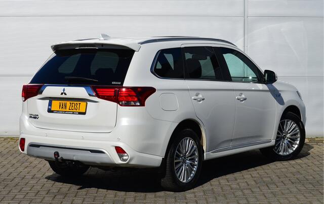 Mitsubishi OUTLANDER PHEV 2.4 INSTYLE 4WD | PLUG IN HYBRID | FULL OPTIONS | SoH 78% | SCHUIFDAK | ALL SEASON BANDEN | ADAPTIEF CRUISE | TREKHAAK 1500KG | FABRIEKSGARANTIE TOT 23-10-2028* | ALL IN RIJKLAARPRIJS