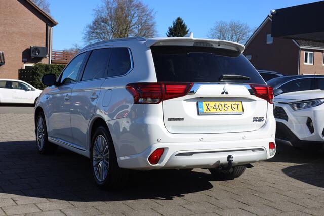 Mitsubishi OUTLANDER 2.4 PHEV S-EDITION | LEDER | CAMERA | TREKHAAK