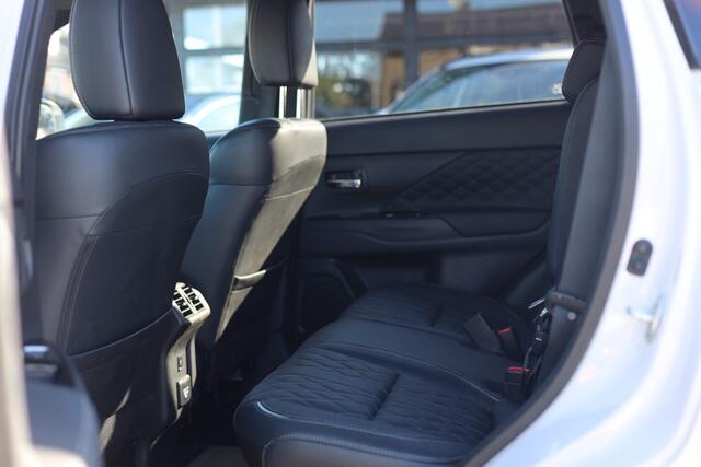 Mitsubishi OUTLANDER 2.4 PHEV S-EDITION | LEDER | CAMERA | TREKHAAK