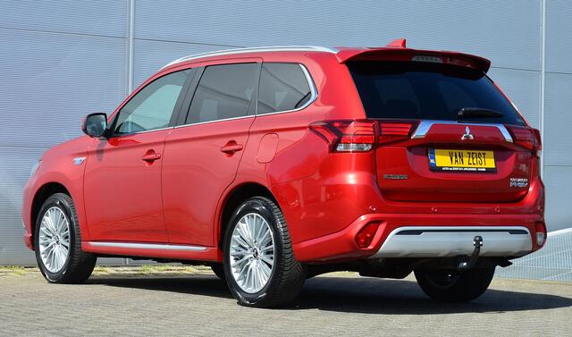 Mitsubishi OUTLANDER PHEV 2.4 INSTYLE 4WD | PLUG IN HYBRID | FULL OPTIONS | SoH 84% | SCHUIFDAK | ADAPTIEF CRUISE | TREKHAAK 1500KG | ALL SEASON BANDEN | FABRIEKSGARANTIE TOT 03-02-2028* | ALL IN RIJKLAARPRIJS